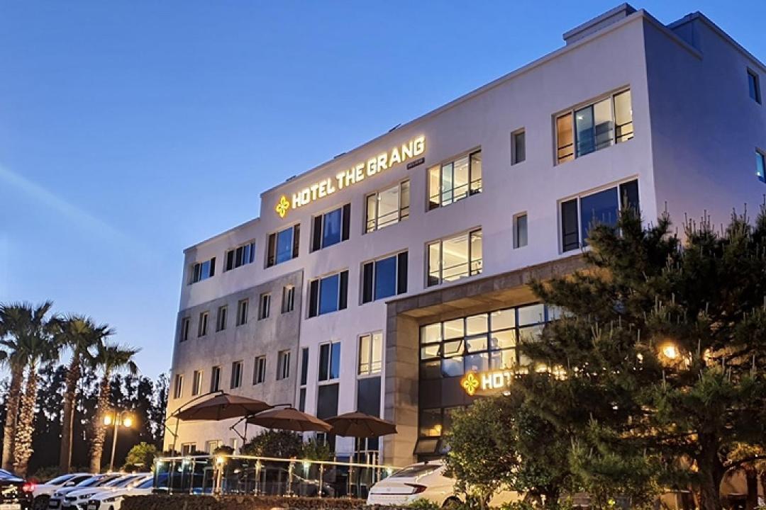 Hotel The Grang Jungmun Seogwipo Exteriör bild