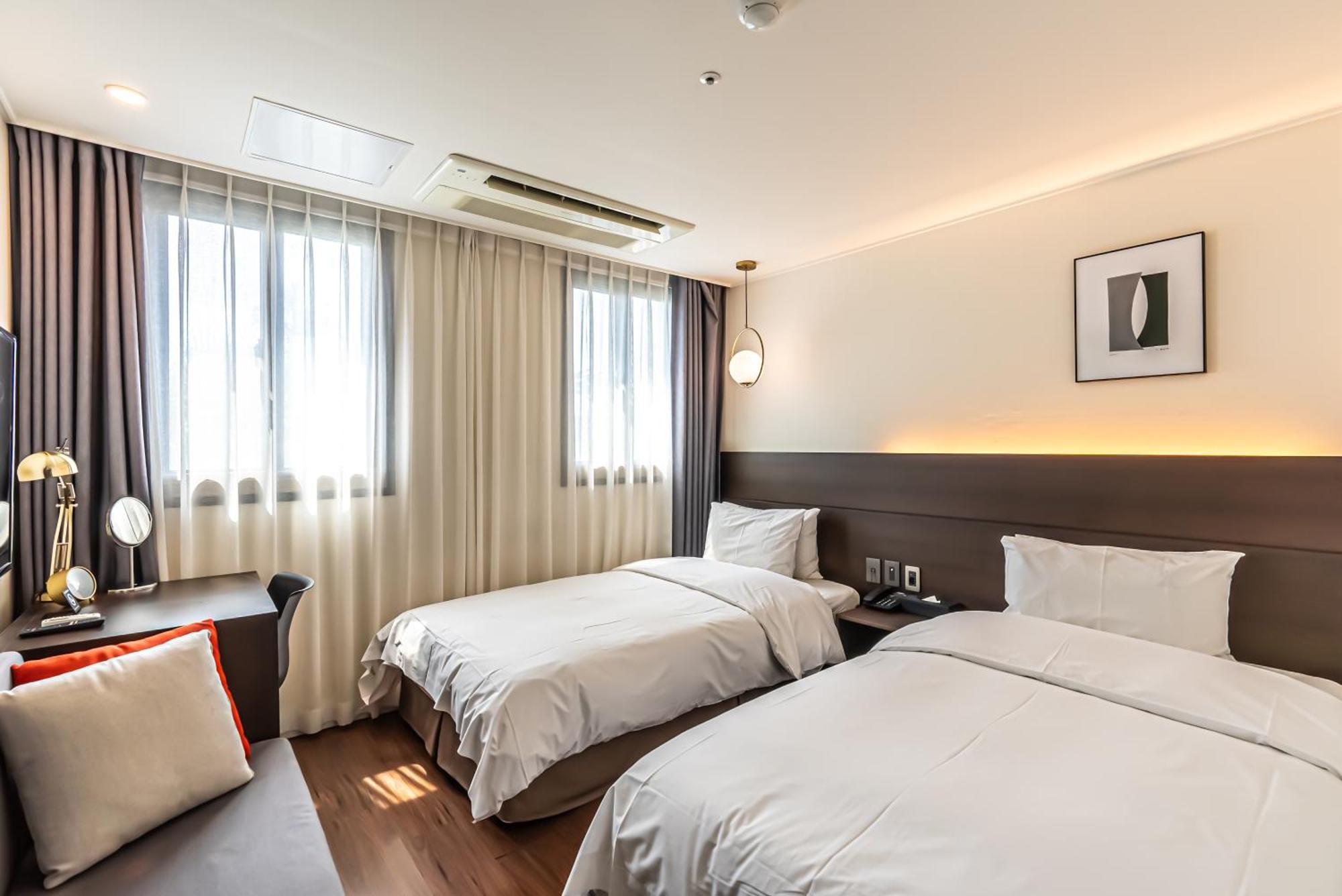 Hotel The Grang Jungmun Seogwipo Exteriör bild