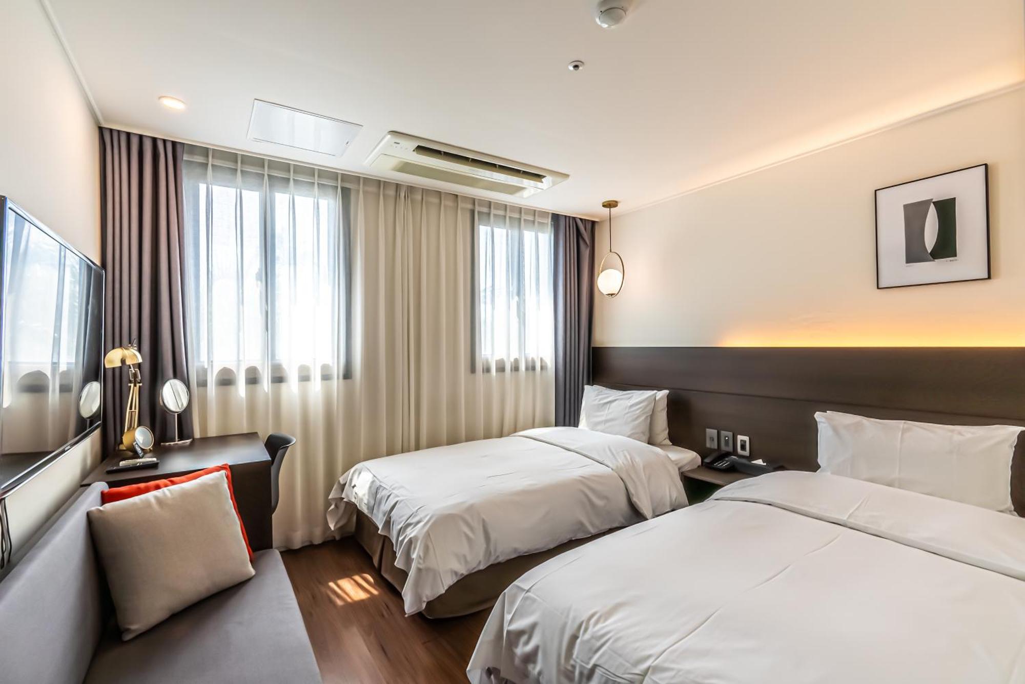 Hotel The Grang Jungmun Seogwipo Exteriör bild