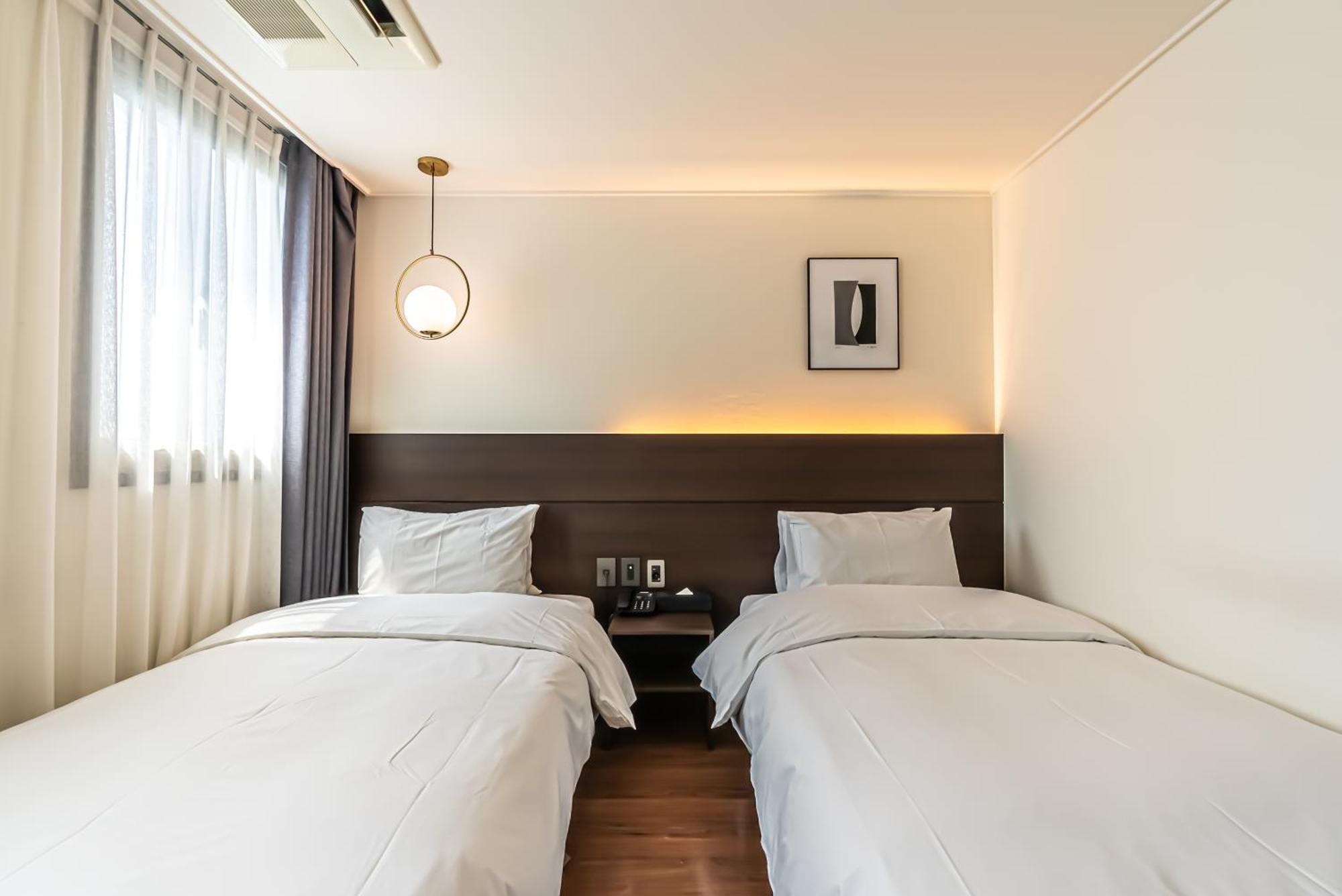 Hotel The Grang Jungmun Seogwipo Exteriör bild