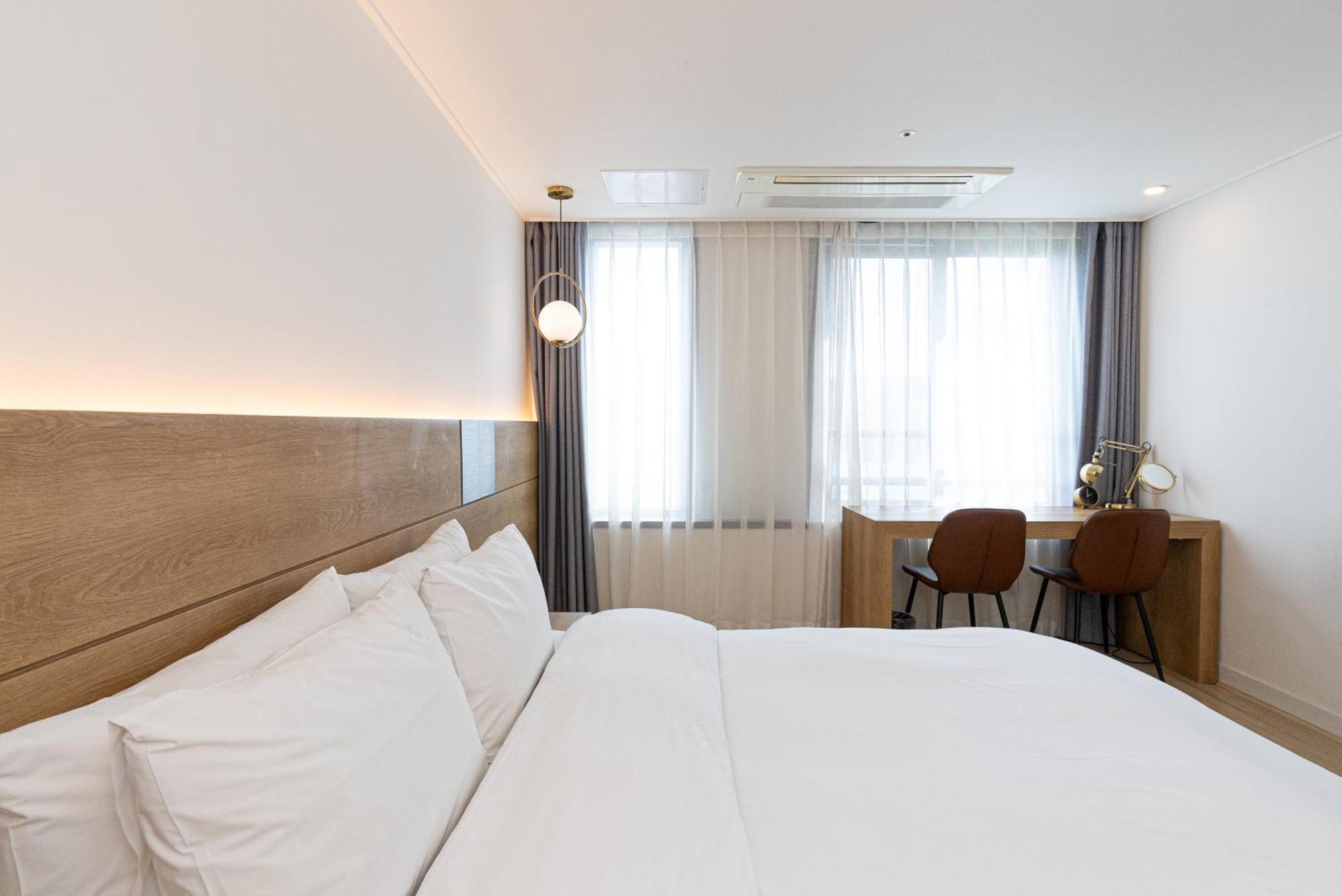 Hotel The Grang Jungmun Seogwipo Exteriör bild
