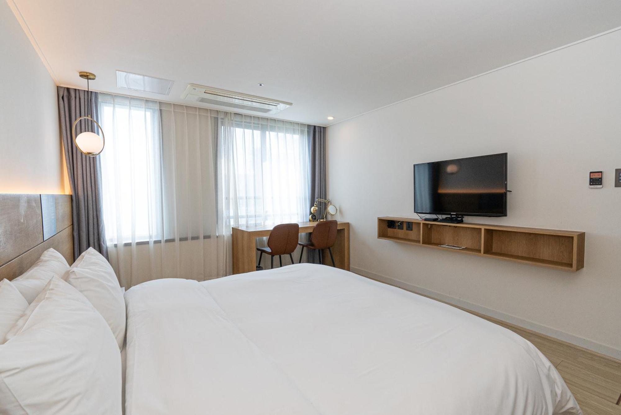 Hotel The Grang Jungmun Seogwipo Exteriör bild