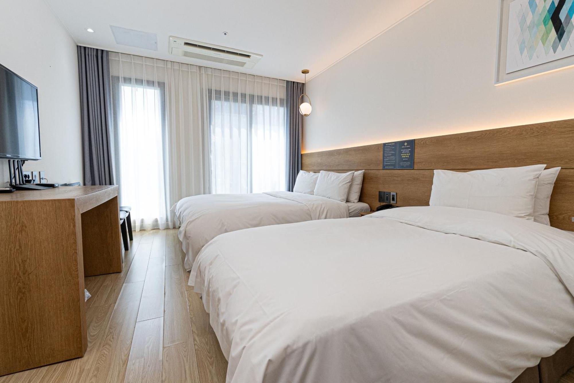 Hotel The Grang Jungmun Seogwipo Exteriör bild