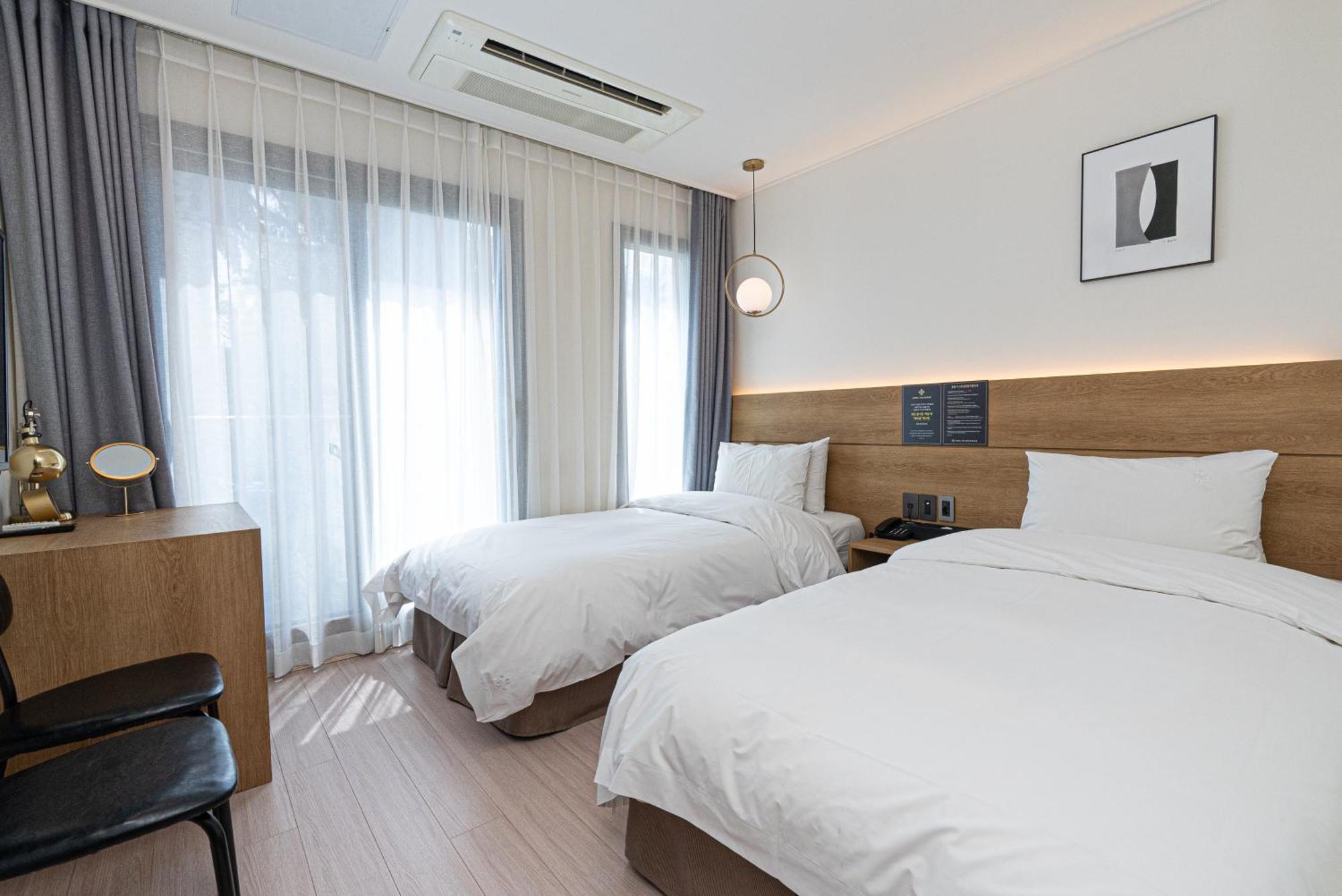 Hotel The Grang Jungmun Seogwipo Exteriör bild