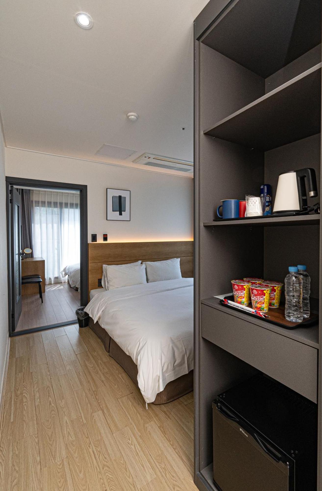Hotel The Grang Jungmun Seogwipo Exteriör bild